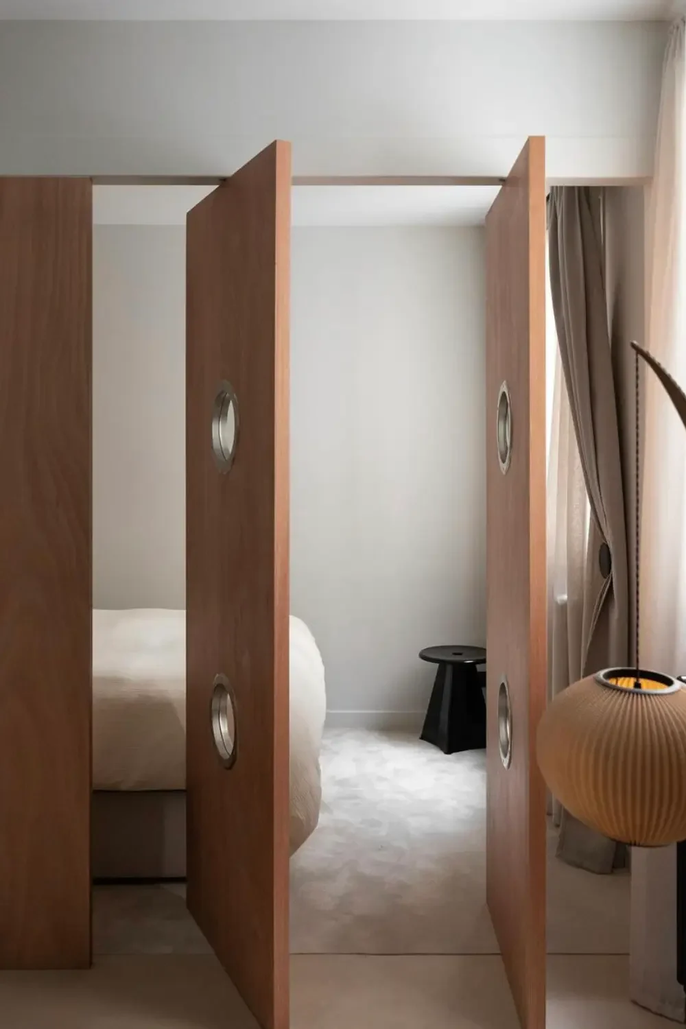 Rideaux et voilages sur-mesure pour appartements haut de gamme