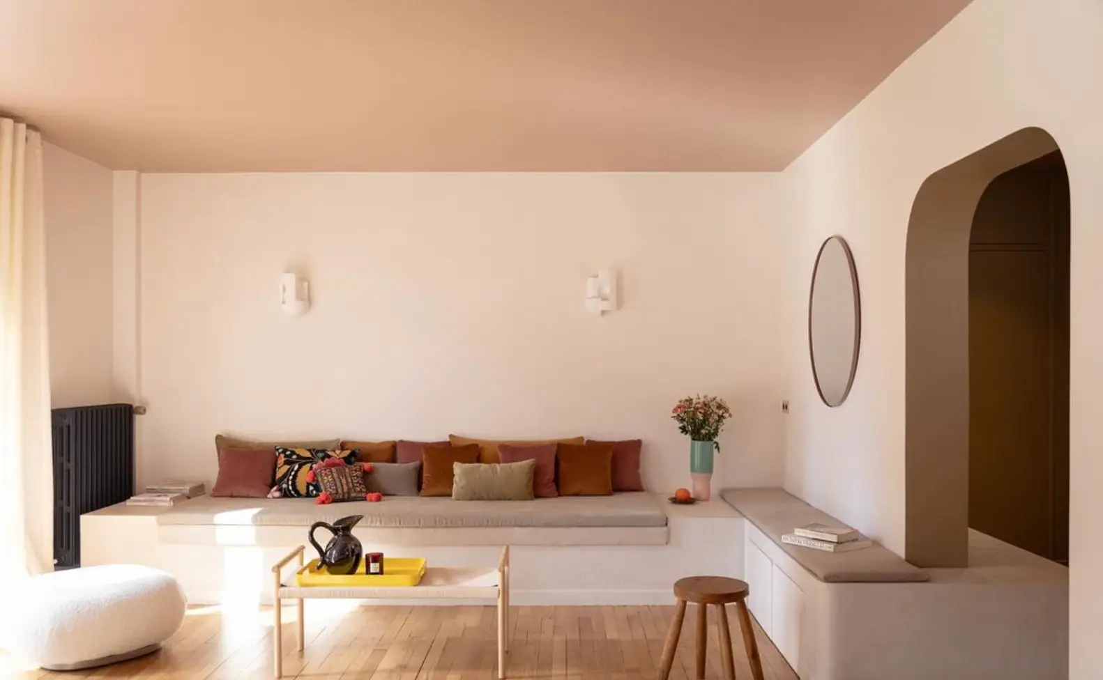 Mobilier tapissée et banquette sur-mesure pour maison d'architecte